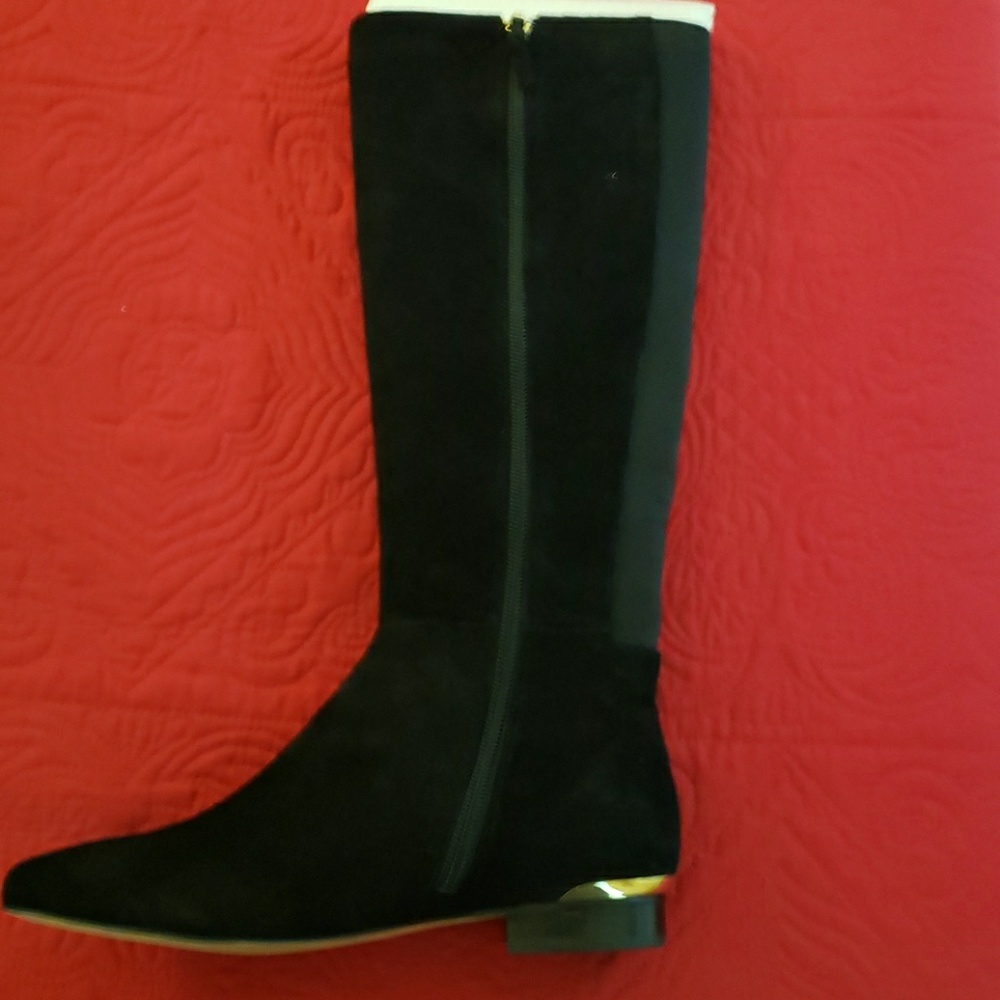 Boots - Picture 3 of 5